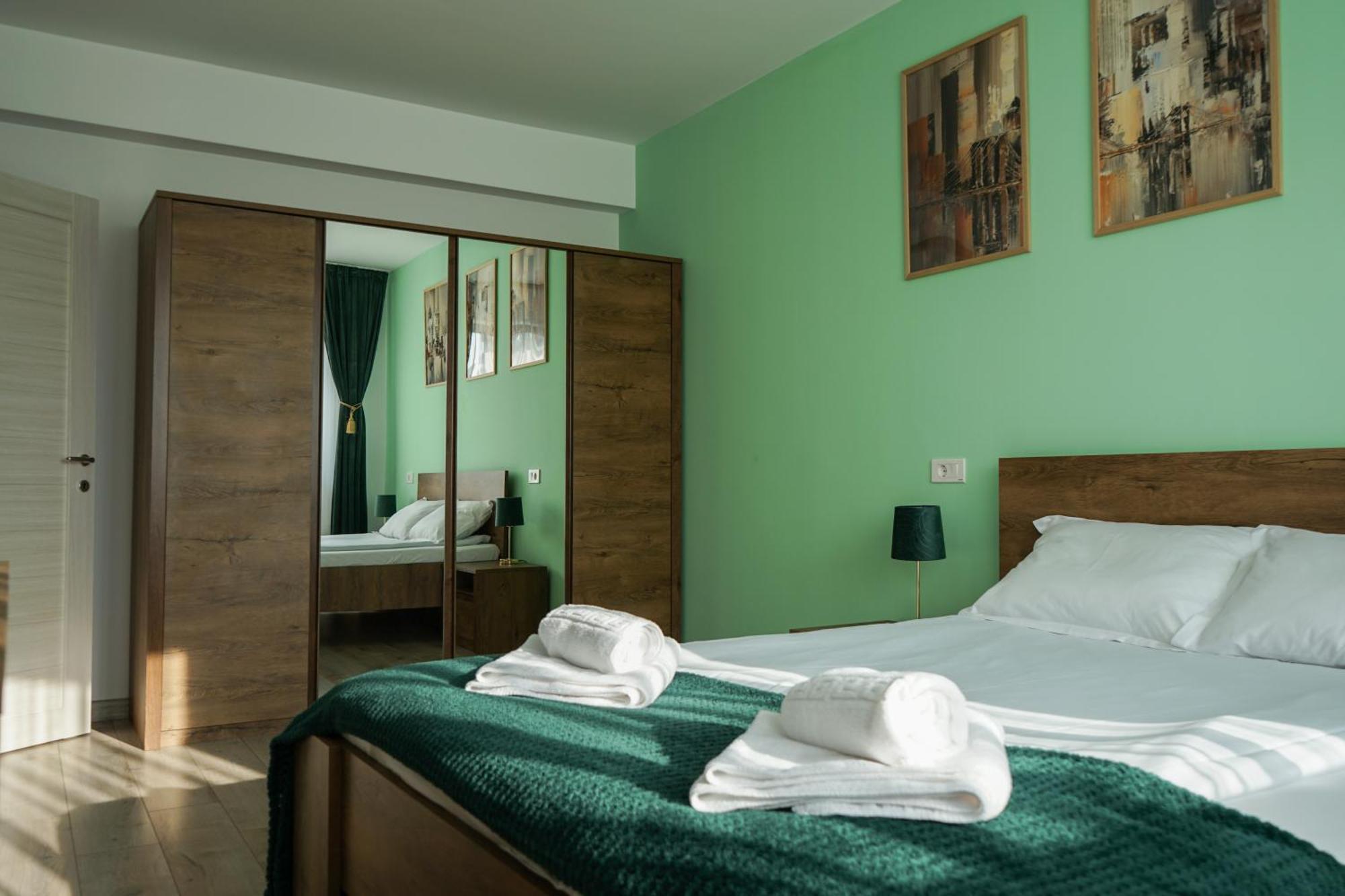 Mirandis Apartments - Comfort & Private Parking Near Coresi Mall Μπρασόβ Εξωτερικό φωτογραφία