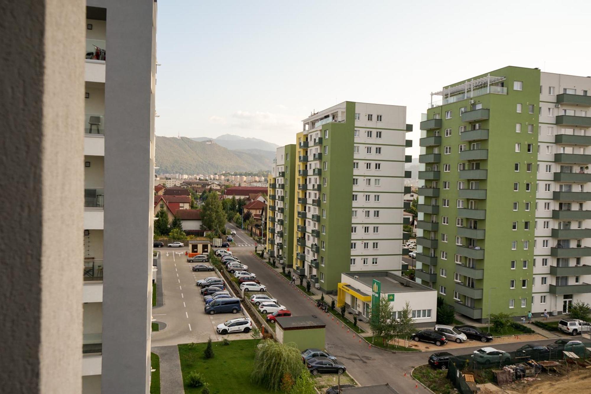 Mirandis Apartments - Comfort & Private Parking Near Coresi Mall Μπρασόβ Εξωτερικό φωτογραφία