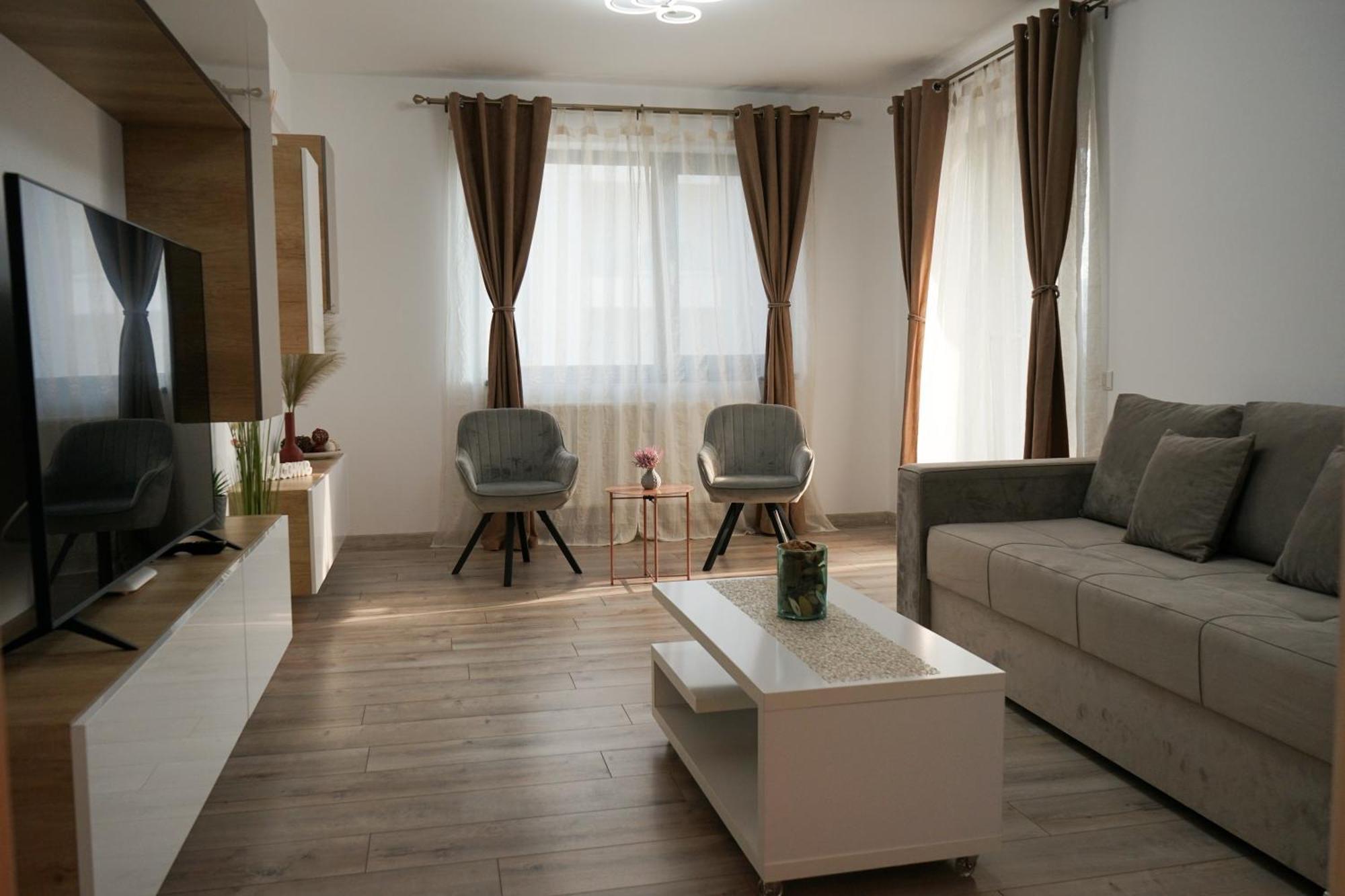 Mirandis Apartments - Comfort & Private Parking Near Coresi Mall Μπρασόβ Εξωτερικό φωτογραφία