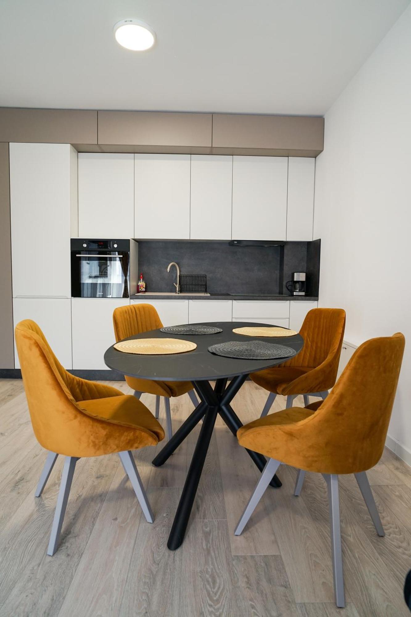 Mirandis Apartments - Comfort & Private Parking Near Coresi Mall Μπρασόβ Εξωτερικό φωτογραφία