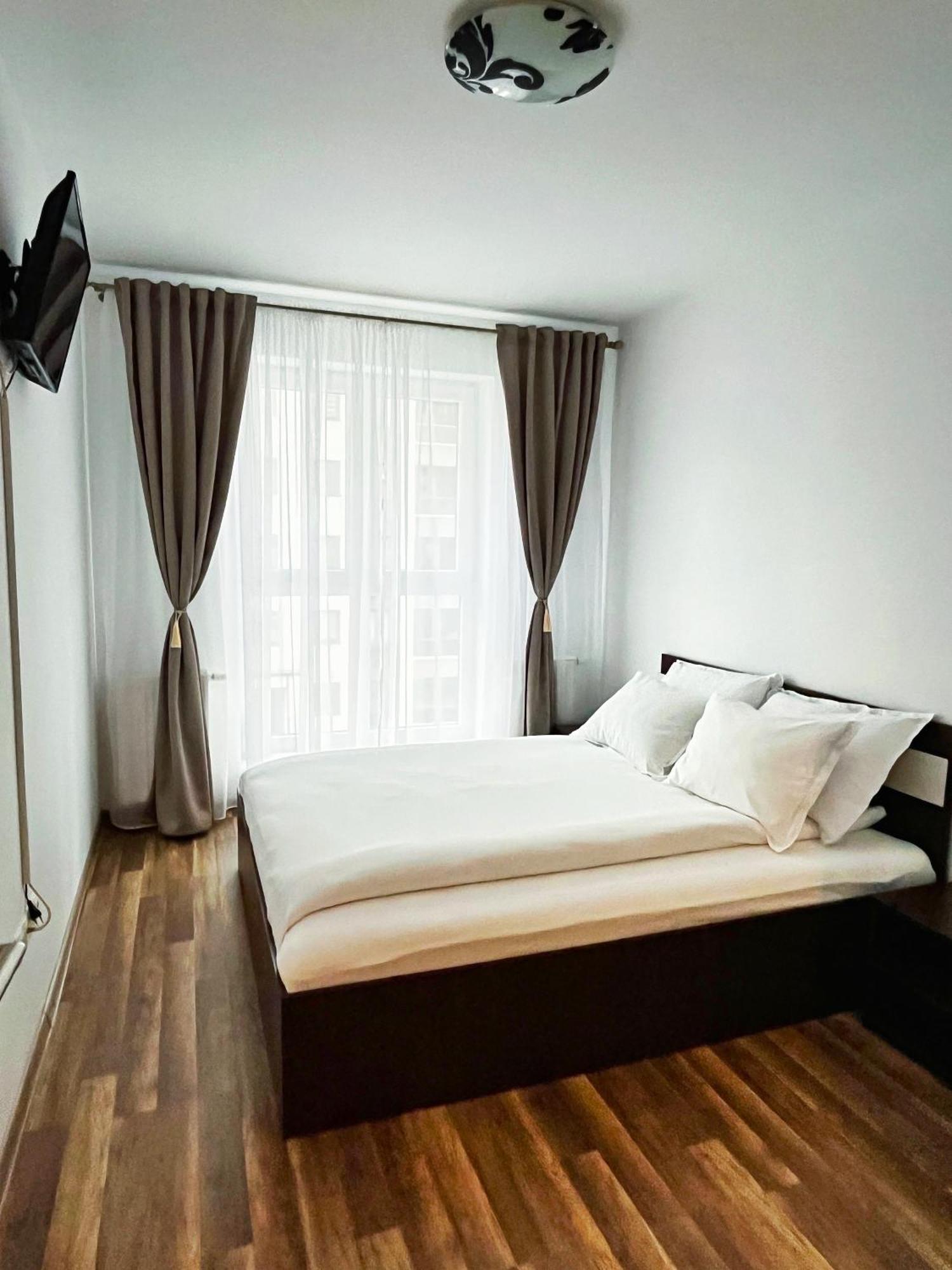 Mirandis Apartments - Comfort & Private Parking Near Coresi Mall Μπρασόβ Εξωτερικό φωτογραφία